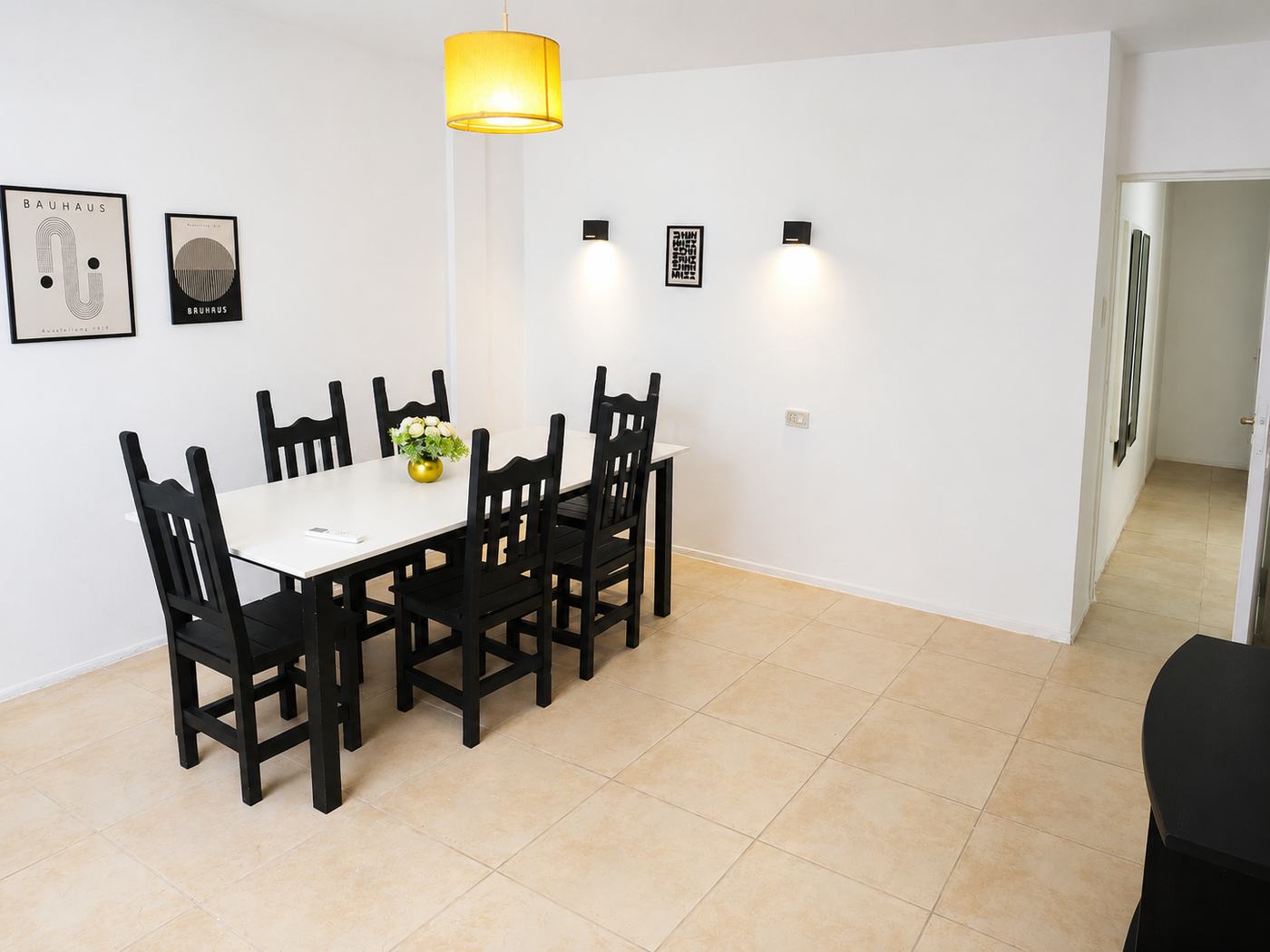 Comedor con mesa para seis personas
